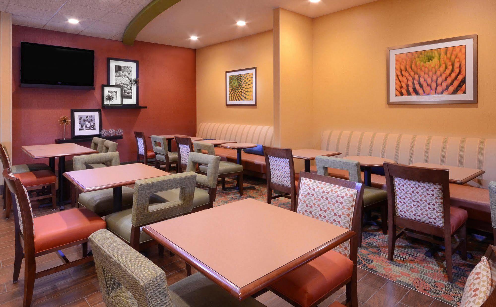 Hampton Inn Fayetteville Fort Bragg Extérieur photo